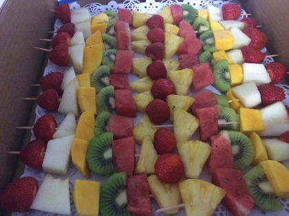 Brochetas de fruta fresca